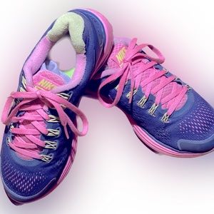 Womens Nike Lunarglides 4